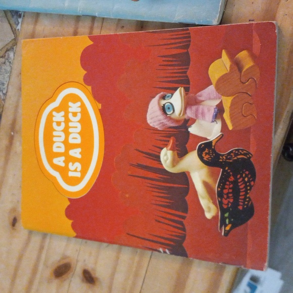 2 Vintage School Readers from the 70s - Picture 2 of 5